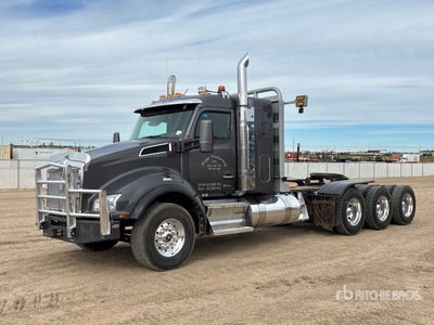 2023 Kenworth T880 8x6 Logging Tri/A Sleeper Truck Tractor
