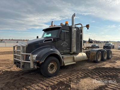 2022 Kenworth T880 8x6 Logging Tri/A Sleeper Truck Tractor