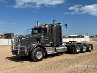 2020 Kenworth T800 8x6 تراكتور شاحنة بسقف (ثلاثى المحور)