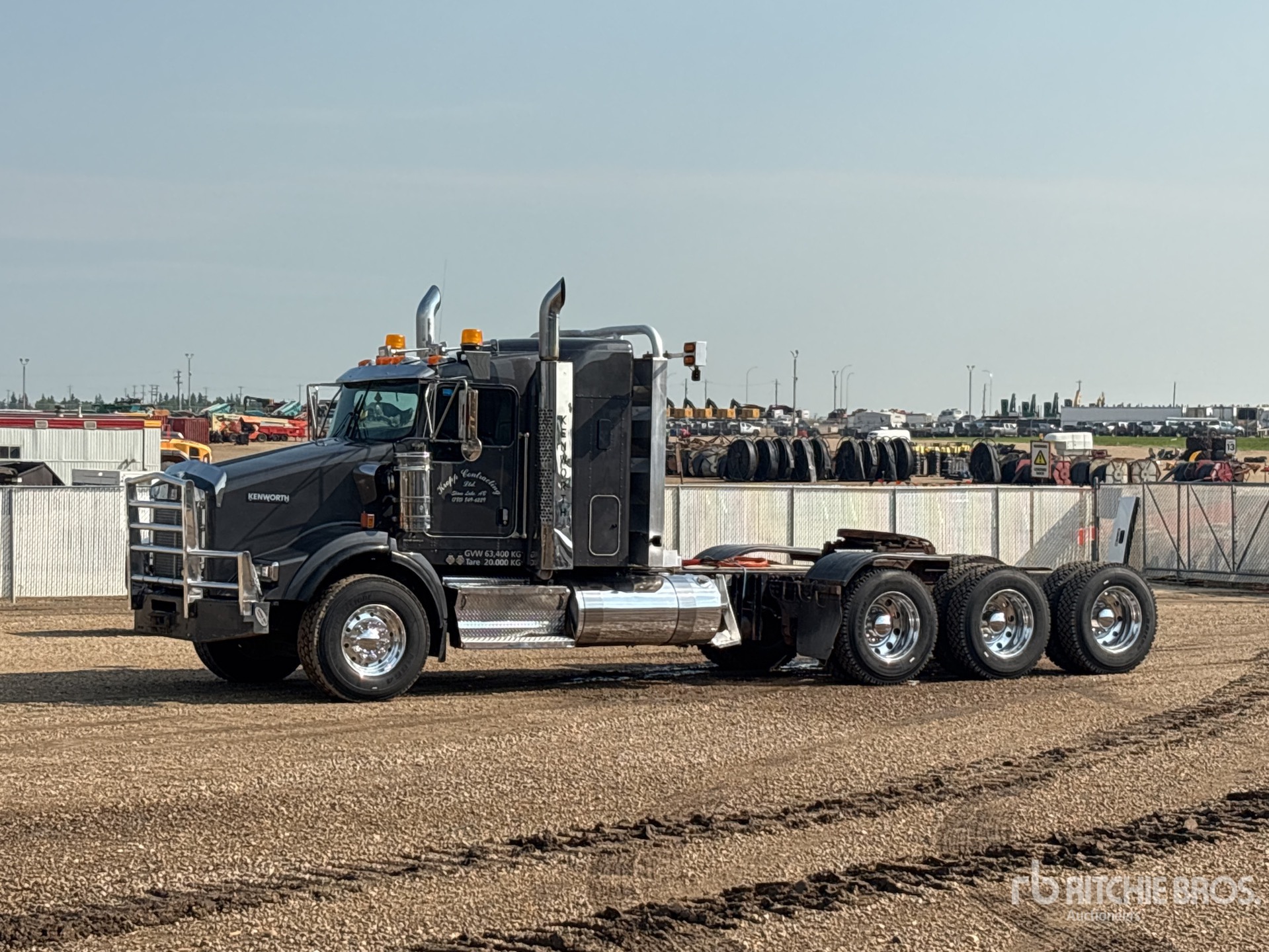2020 Kenworth T800 8x6 Logging Tri/A Sleeper Truck Tractor