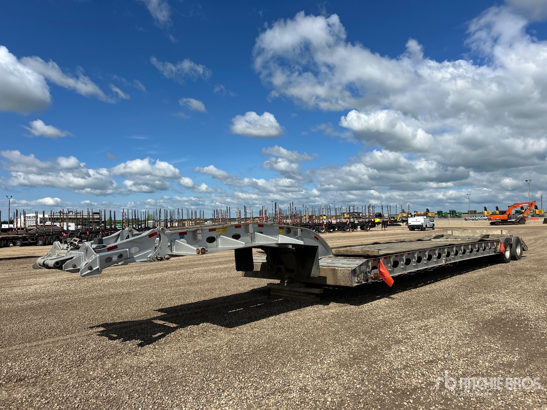 2020 Peerless LB65-16W 16-Wheel Removable Gooseneck Lowboy Trailer