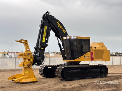 2018 Tigercat X870C آلة تقطيع الأشجار بجنزير