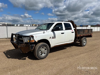 2015 Dodge Ram 3500 4x4 Crew Cab Flatbed Truck