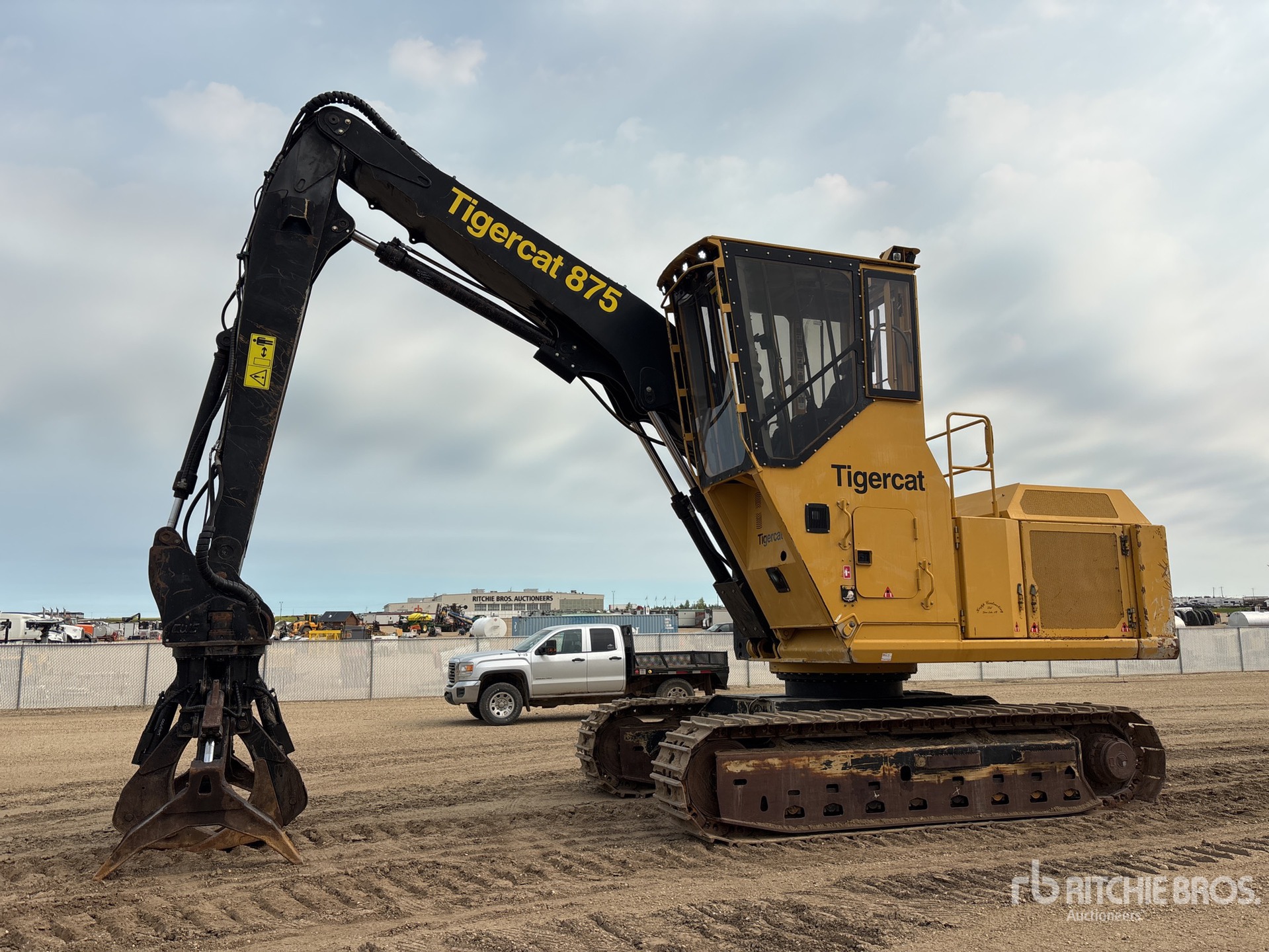 2014 Tigercat 875 Tracked Butt-n-Top Log Loader