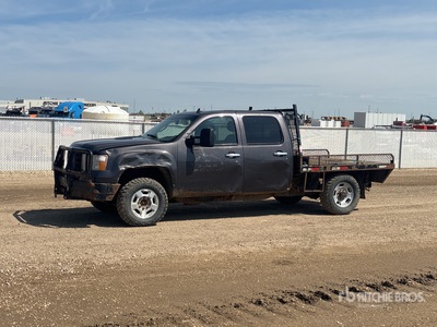 2011 GMC Sierra 3500HD 4x4 Crew Cab Flatbed Truck