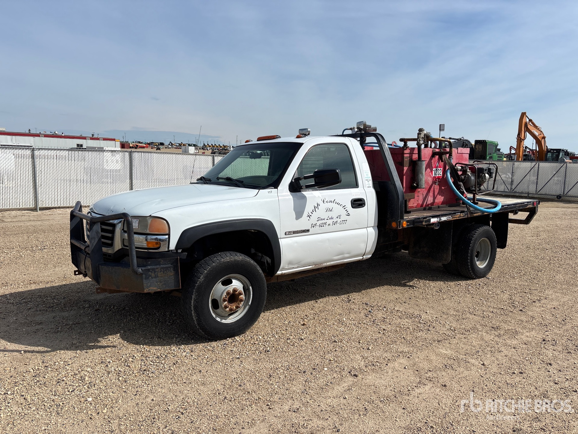 2007 GMC 3500 4x4 Flatbed Truck