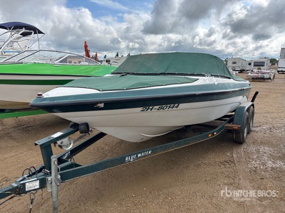 2001 BlueWater Mirage 20 ft Ski Boat