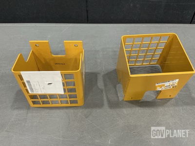 (13) Cat 166-8602 Lamp Guards