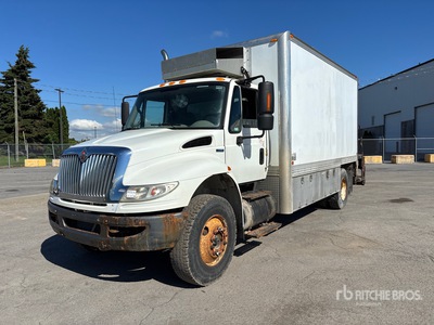 2009 International 4300 4x2 ユーティリティトラック