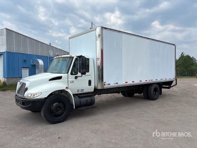 2003 International 4300 4x2 Van Truck