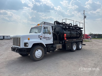 1991 International 2674 6x4 Vacuum Tanker Truck