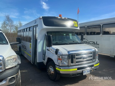 2016 Ford E-450 Super Duty 4x2 28-Seat Mini حافلة