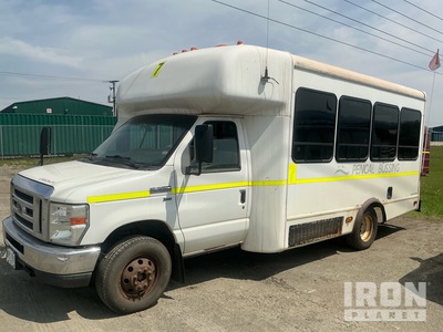 2009 Ford E-350 4x2 17-Seat Crew Carrier Bus