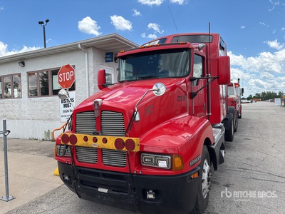 2006 Kenworth T600 T/A Sleeper Truck Tractor