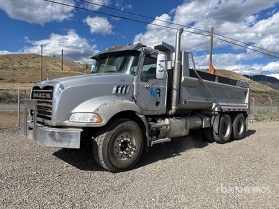 2012 Mack GU713 6x4 Granite を見 Dump Truck