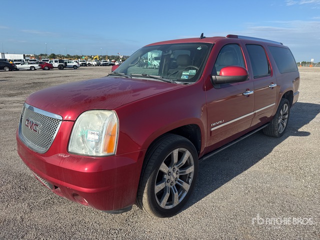 2013 GMC Yukon Denali 4WD SUV