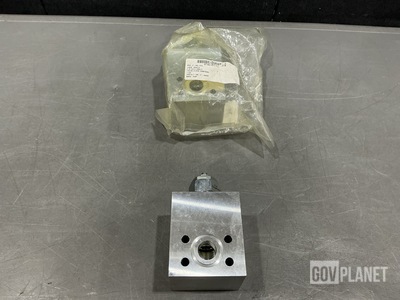 (2) Hydraquip D45424 Hydraulic Valve Assemblies