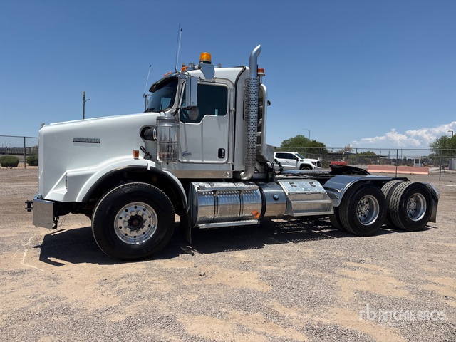 2015 Kenworth T800 6x4 Heavy Haul T/A Day Cab Truck Tractor