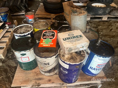 Quantity of (2) Pallets of Oil Cans