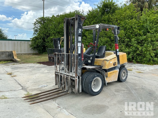2005 Yale GDP080LJNPBV097 7150 lb Pneumatic Tire Forklift