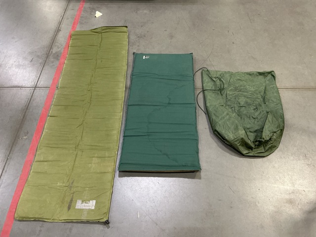 (22) Self-Inflating Sleeping Mats, (22) Clothing Bags & (15) Poncho Liners (22) Self-Inflating Sleeping Mats, (22) Clothing Bags & (15) Poncho Liners