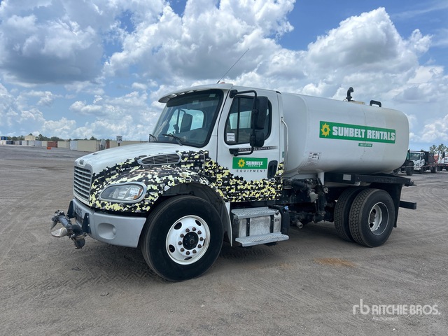 2019 Freightliner M2 106 2000 gal 4x2 Water Truck