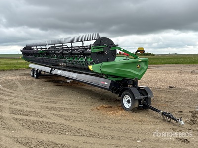 2024 John Deere HD50 50 ft Hinged Draper Combine Header