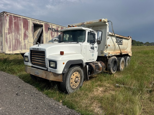 1994 Mack RD690S 8x4 Tri/A Dump Truck