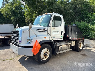 2017 Freightliner 114SD 4x2 Toter Truck