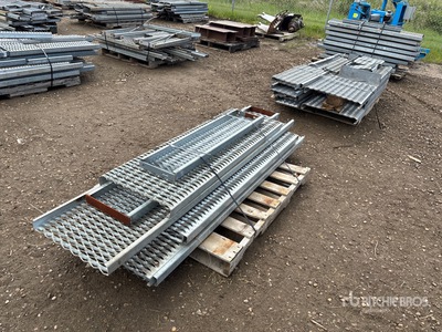 Quantity of (3) Pallets of Catwalk Materiale edile