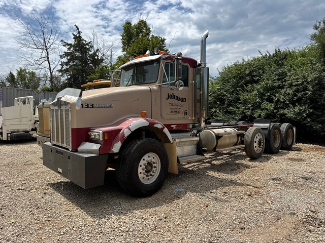 1993 Kenworth T880 8x4 Tri/A Day Cab Truck Tractor