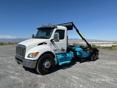 2025 Peterbilt 536 4x2 Hooklift Truck