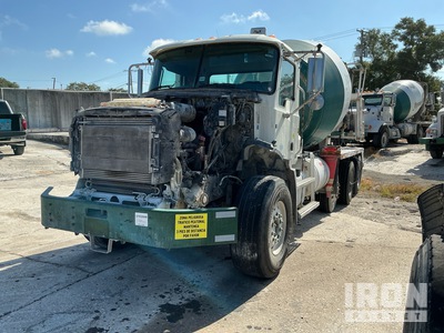 2017 Mack GU813 8x4 Betonomieszarka (Inoperable)
