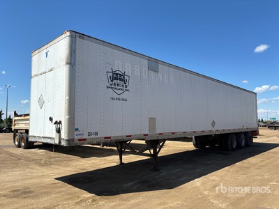 2005 Vanguard 53 ft x 102 in Tri/A Van Trailer