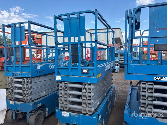 2013 Genie GS3232 Electric Scissor Lift