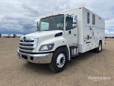2014 Hino 308 4x2 Slick Line Truck