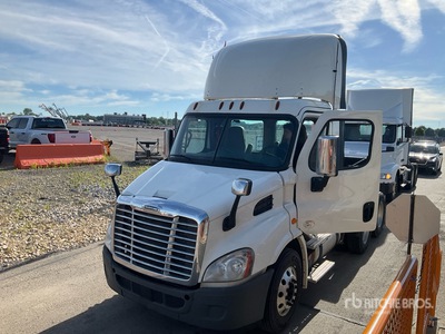 2017 Freightliner Cascadia 113 6x4 トラックトラクター（T/A）