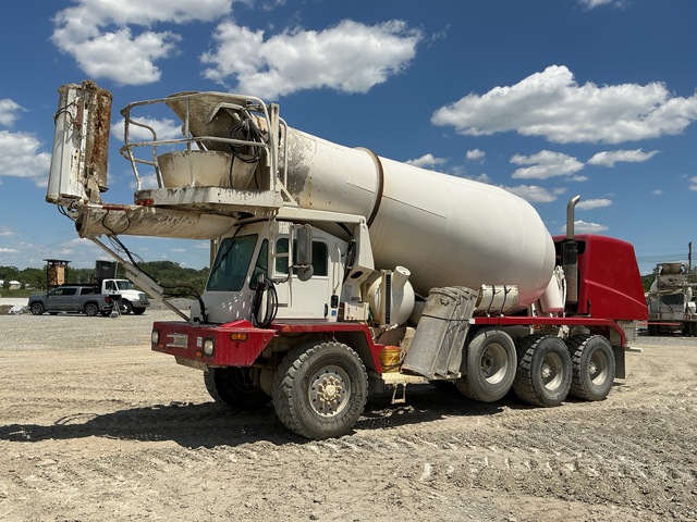 2016 Oshkosh S-Glider 8x6 Front Discharge Mixer Truck