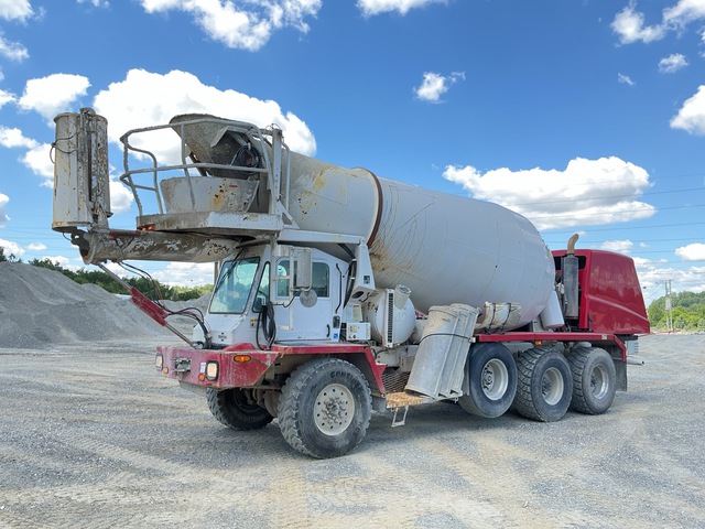 2016 Oshkosh S-Glider 8x6 Front Discharge Mixer Truck