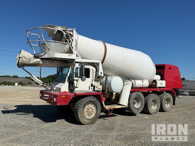 2014 Oshkosh 8x6 Front Discharge Mixer Truck