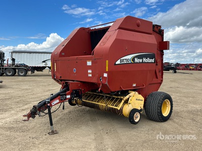 New Holland BR780 Presse à balles cylindriques