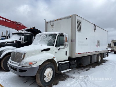 2004 International 4600 4x2 Van Truck