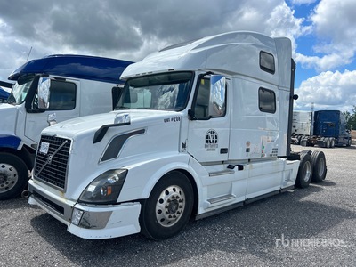 2016 Volvo VNL 6x4 Ciągnik siodłowy T/A z kabiną sypialną