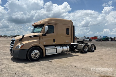 2020 Freightliner Cascadia 126 6x4 3- Achs Sattelzugmaschine mit Schlafkabine