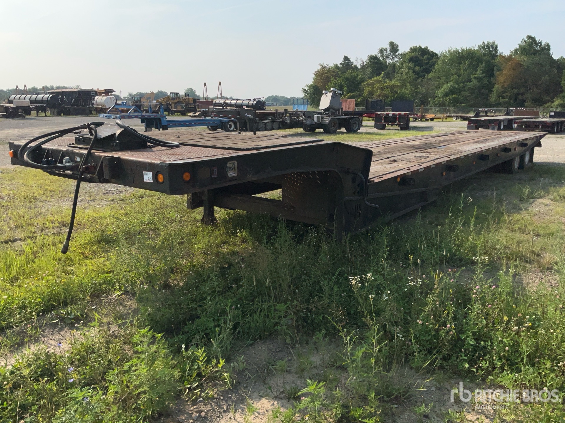 2007 Landoll 440 40 ft T/A Sliding Axle Trailer