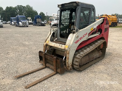 Takeuchi TL240 Compact Track Loader