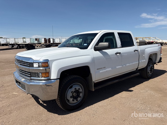 2018 Chevrolet Silverado 2500HD 4x4 Crew Cab Pickup