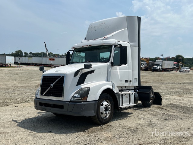 2018 Volvo VNL42T 4x2 S/A Day Cab Truck Tractor