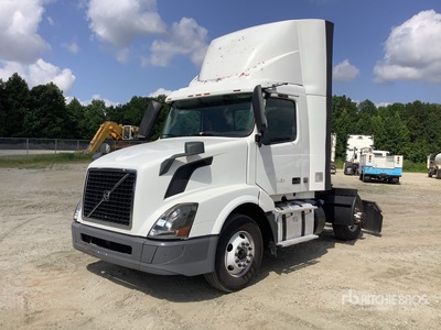 2018 Volvo VNL42T 4x2 تراكتور شاحنة (أحادي المحور)