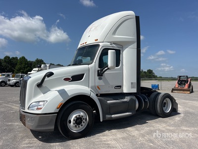 2017 Peterbilt 579 4x2 S/A Day Cab Truck Tractor